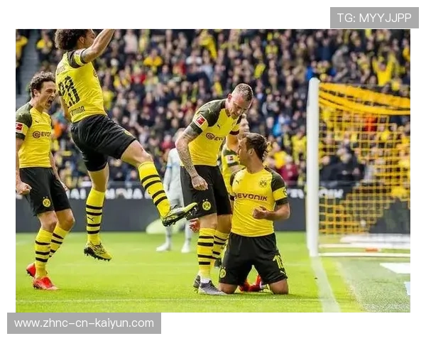 德甲多特短传组合打穿，主场气氛炸裂